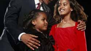 Now It's Just Getting Weird: People Want Malia And Sasha's Clothes